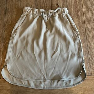 Lululemon “On the Fly skirt”